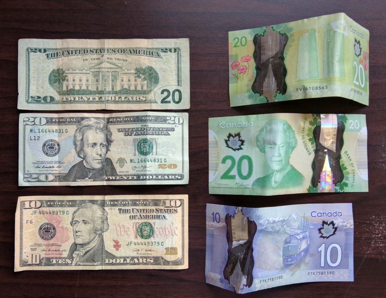 canada money vs american money