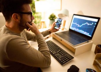 Pros and Cons of Investing in Cryptocurrencies