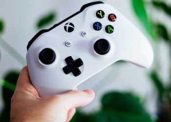 Is there any difference between playing a game online and playing it offline
