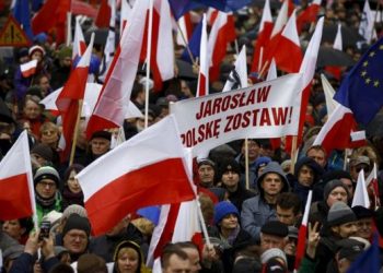 Polish Patriots Rally Against Authoritarian Shift in New Liberal Government