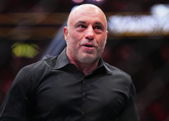 Joe Rogan backs justin baldoni
