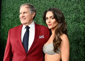 Mark Wahlberg Proposes Double Date with Bill Belichick and Jordon Hudson